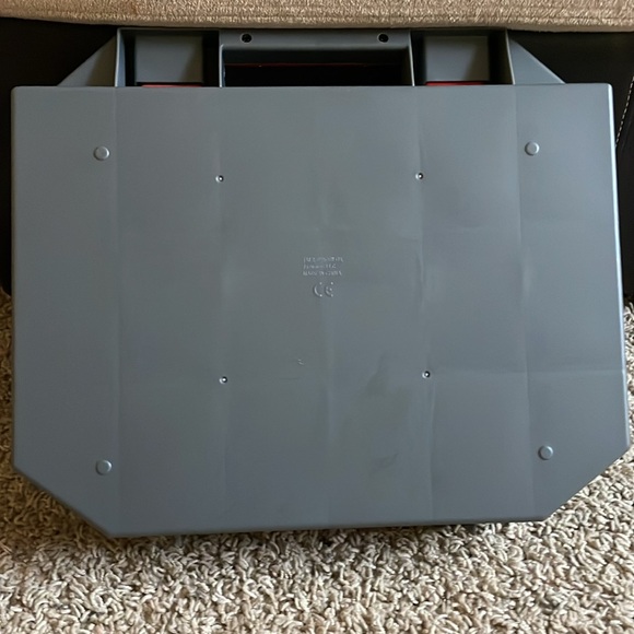 Roblox Action Figure Carrying Case with some Roblox Characters. - Picture 12 of 14